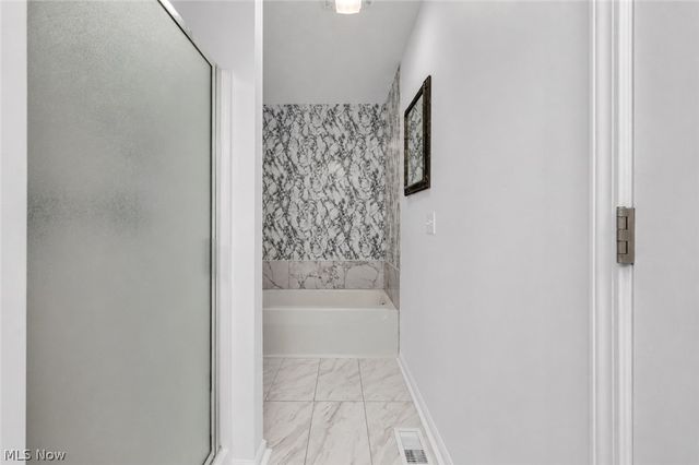 33275 Ambleside Drive, Avon Lake, OH 44012