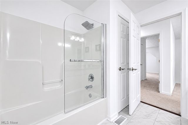 33275 Ambleside Drive, Avon Lake, OH 44012