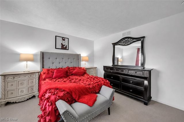 33275 Ambleside Drive, Avon Lake, OH 44012