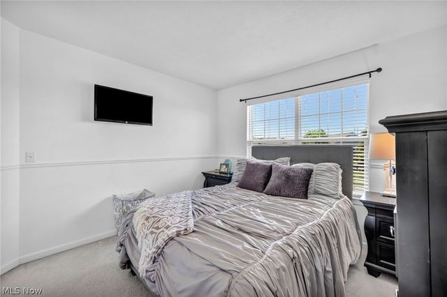 33275 Ambleside Drive, Avon Lake, OH 44012