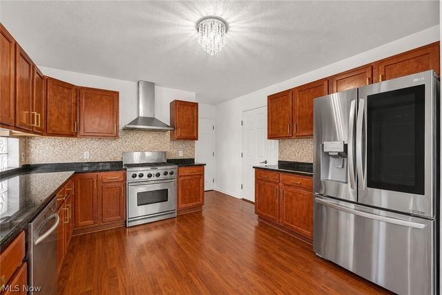 33275 Ambleside Drive, Avon Lake, OH 44012