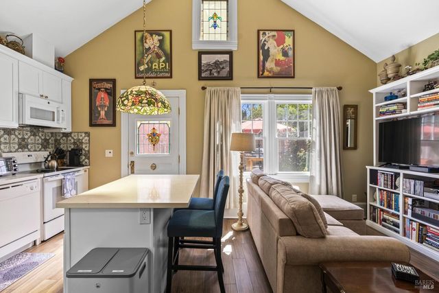 2010 1st St, Napa, CA 94559
