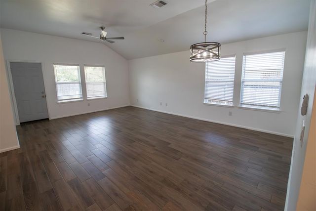 12925 NW 3rd Terrace, Yukon, OK 73099