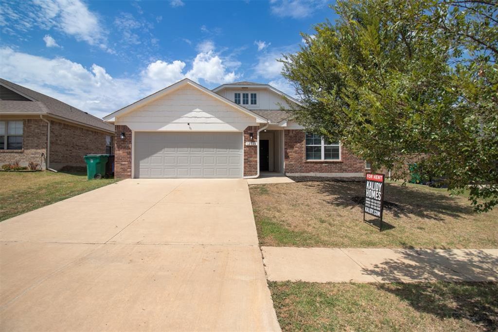 12925 NW 3rd Terrace, Yukon, OK 73099