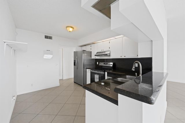 105 Lake Emerald Drive 706, Oakland Park, FL 33309