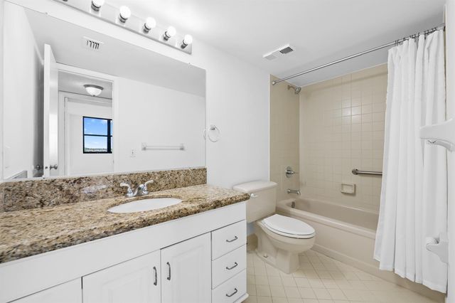 105 Lake Emerald Drive 706, Oakland Park, FL 33309