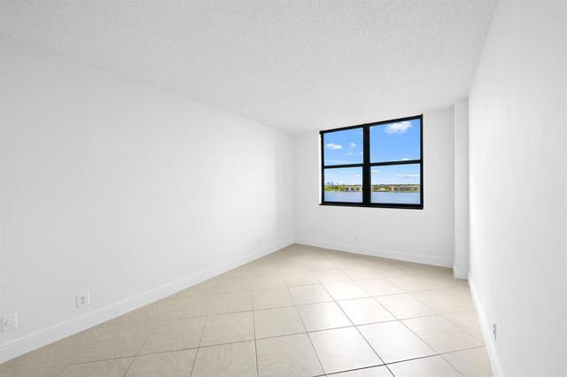105 Lake Emerald Drive 706, Oakland Park, FL 33309