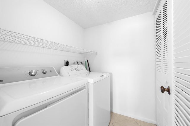 105 Lake Emerald Drive 706, Oakland Park, FL 33309