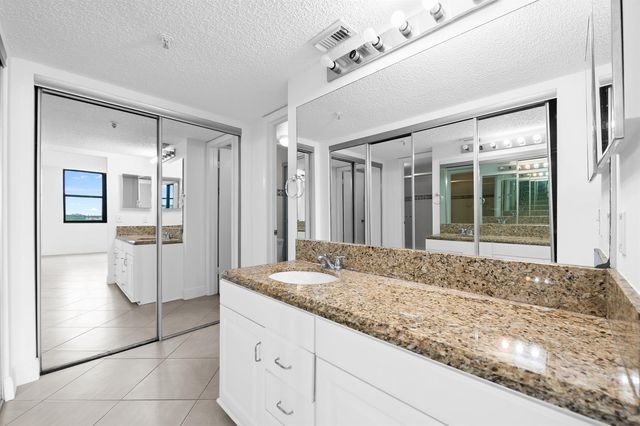 105 Lake Emerald Drive 706, Oakland Park, FL 33309