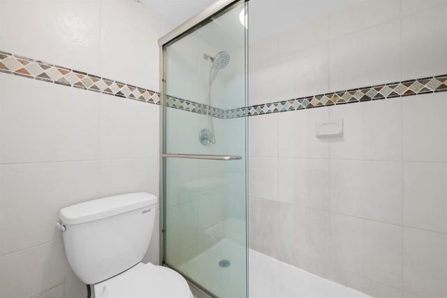 105 Lake Emerald Drive 706, Oakland Park, FL 33309