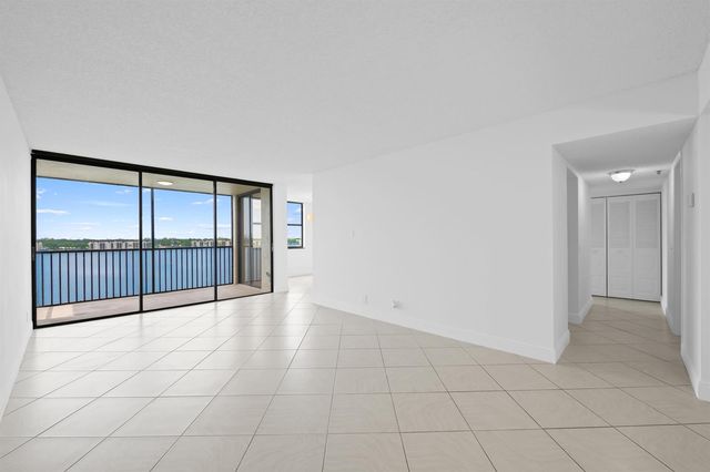 105 Lake Emerald Drive 706, Oakland Park, FL 33309