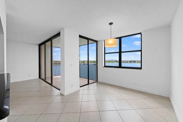 105 Lake Emerald Drive 706, Oakland Park, FL 33309