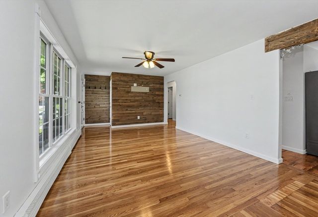 28 Carrington Ave, Dracut, MA 01826