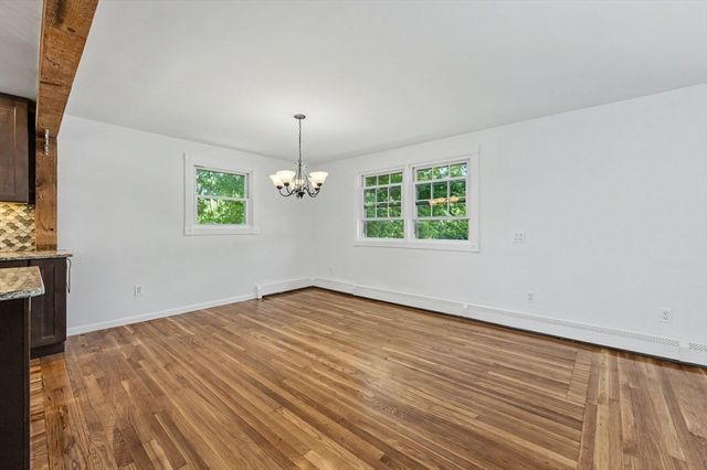 28 Carrington Ave, Dracut, MA 01826