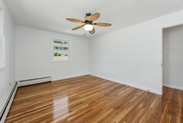 28 Carrington Ave, Dracut, MA 01826