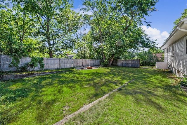 28 Carrington Ave, Dracut, MA 01826