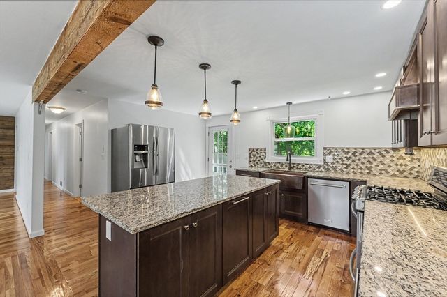 28 Carrington Ave, Dracut, MA 01826