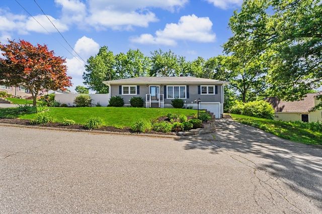 28 Carrington Ave, Dracut, MA 01826