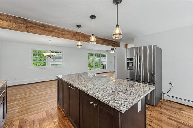 28 Carrington Ave, Dracut, MA 01826