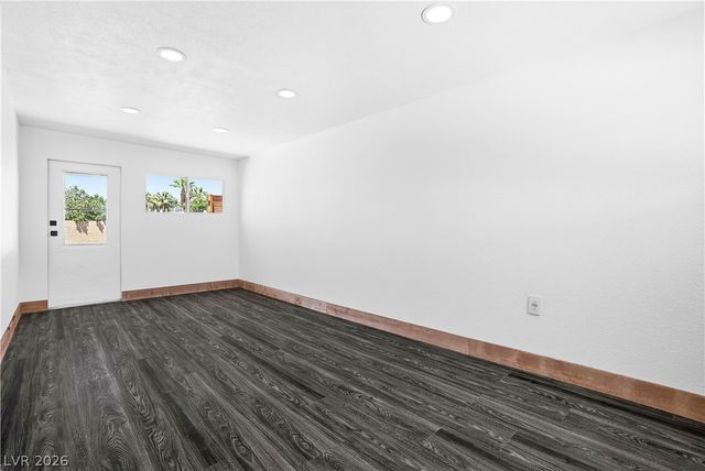 1809 Oakwood Avenue, North Las Vegas, NV 89030