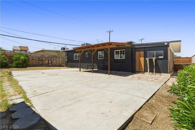 1809 Oakwood Avenue, North Las Vegas, NV 89030