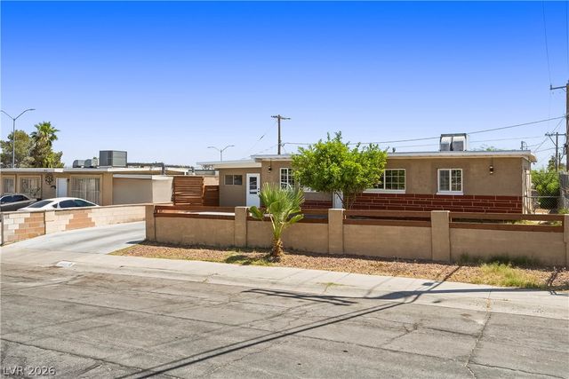 1809 Oakwood Avenue, North Las Vegas, NV 89030