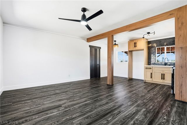 1809 Oakwood Avenue, North Las Vegas, NV 89030