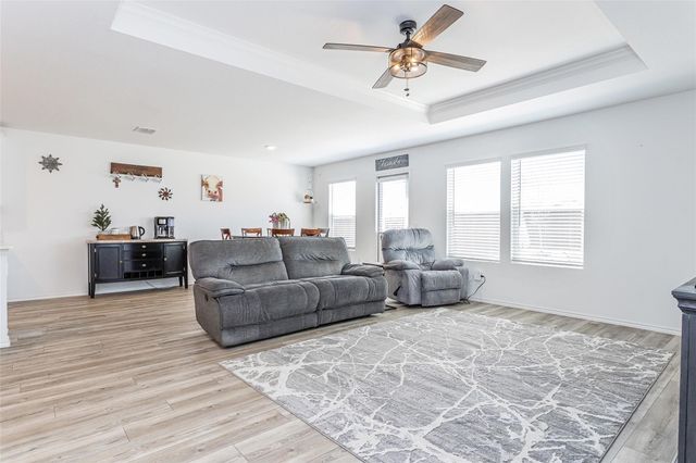 6425 Auburn Dale Road, Pilot Point, TX 76258