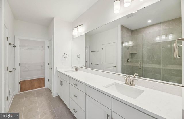 6172 AMBER LN, Haymarket, VA 20169