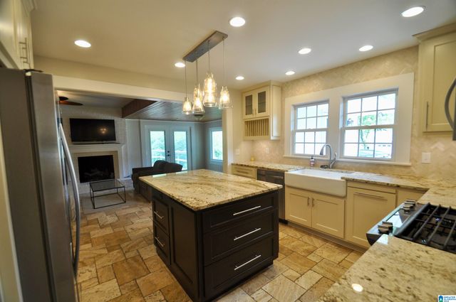 806 SW 4TH AVENUE, Cullman, AL 35055