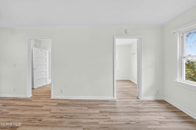 1464 Sunshine Street, Oregon, OH 43616