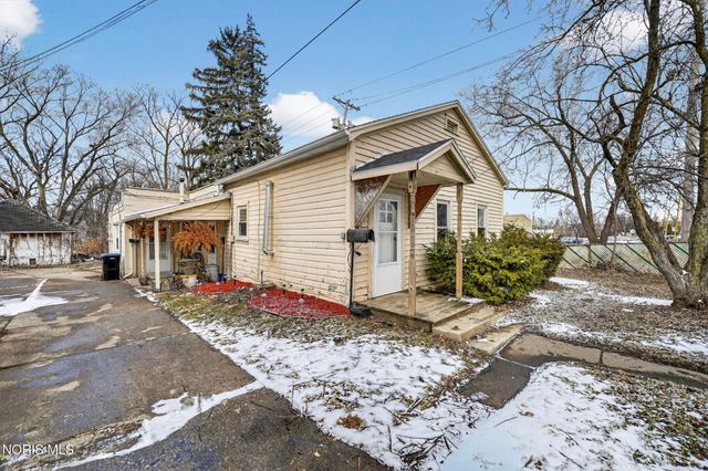 1464 Sunshine Street, Oregon, OH 43616