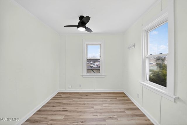 1464 Sunshine Street, Oregon, OH 43616