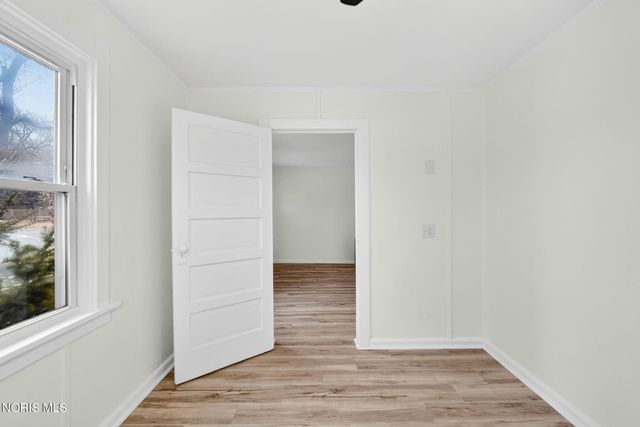 1464 Sunshine Street, Oregon, OH 43616