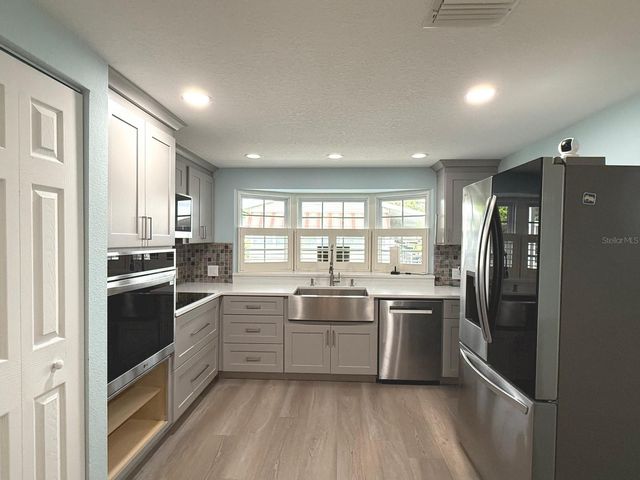 725 SUGAR PALM STREET, Largo, FL 33778