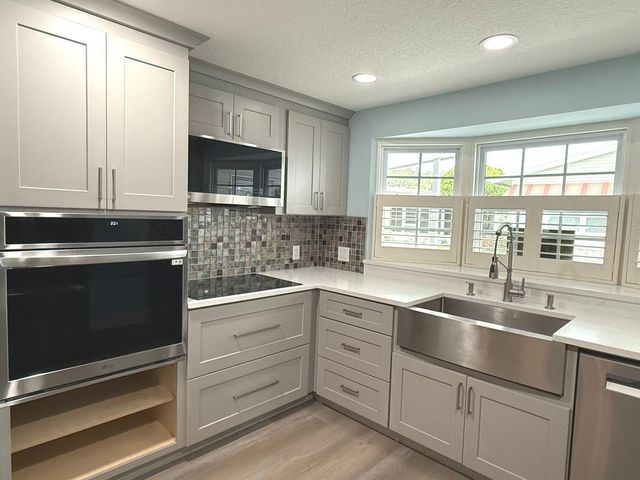 725 SUGAR PALM STREET, Largo, FL 33778