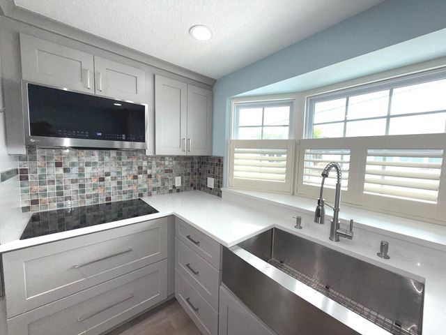 725 SUGAR PALM STREET, Largo, FL 33778