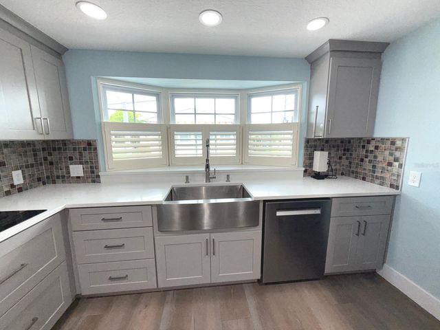 725 SUGAR PALM STREET, Largo, FL 33778