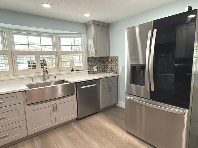 725 SUGAR PALM STREET, Largo, FL 33778