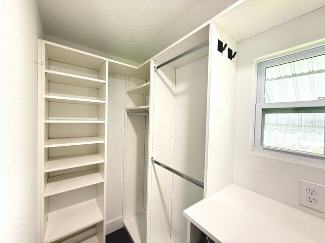 725 SUGAR PALM STREET, Largo, FL 33778