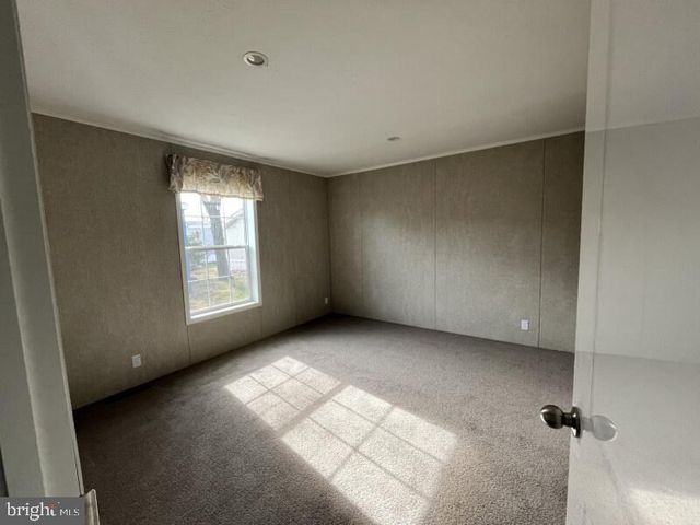 409 OAK DR, Green Lane, PA 18054