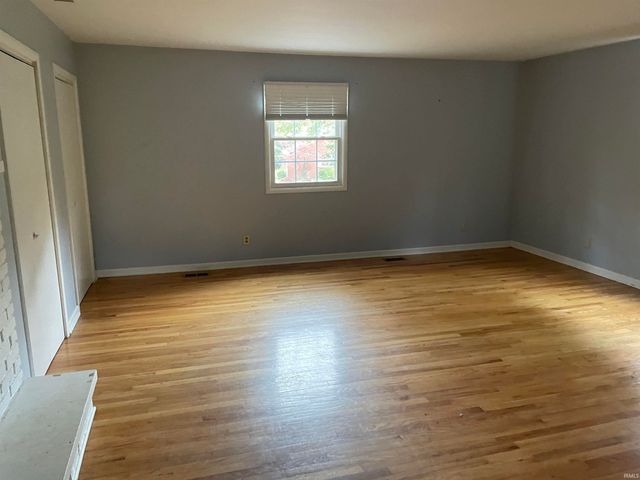 1916 W James Drive, Marion, IN 46952