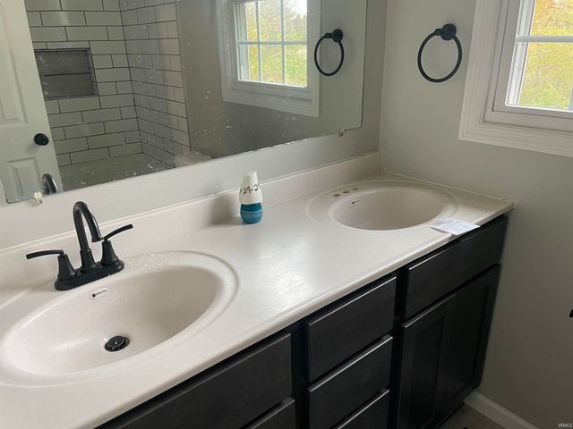 1916 W James Drive, Marion, IN 46952