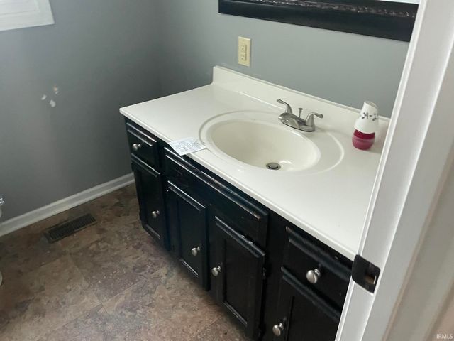 1916 W James Drive, Marion, IN 46952