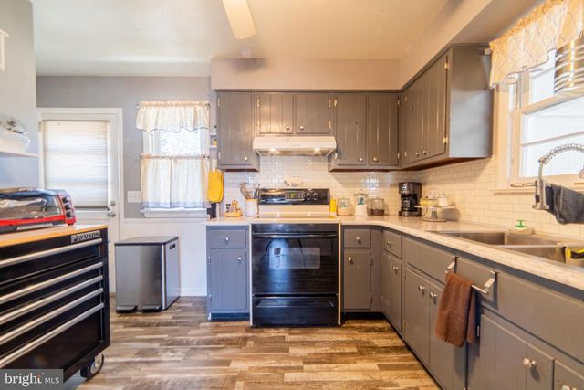 12 PLEASANTVIEW DR, Millville, NJ 08332