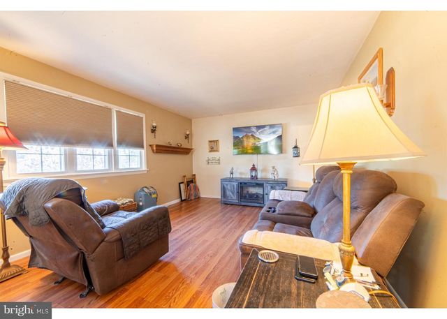 12 PLEASANTVIEW DR, Millville, NJ 08332