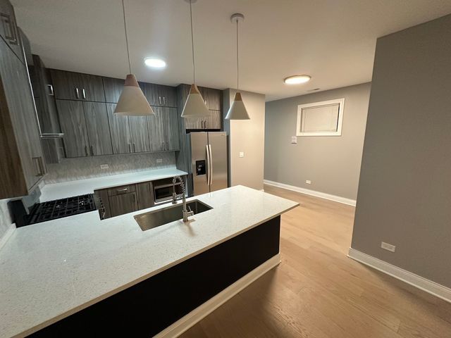 4950 S Michigan Avenue 2, Chicago, IL 60615
