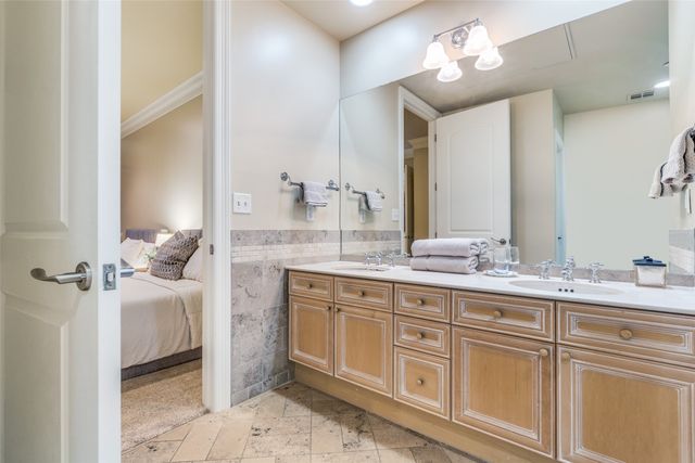 2828 Hood Street 907, Dallas, TX 75219