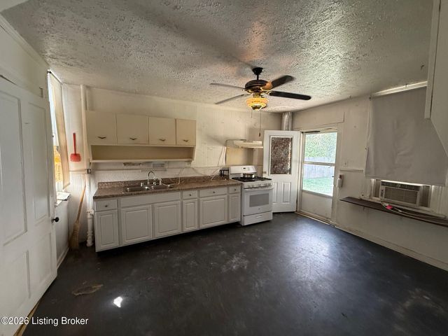 1523 W Oak St, Louisville, KY 40210