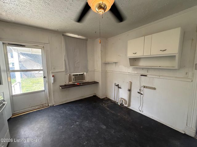 1523 W Oak St, Louisville, KY 40210